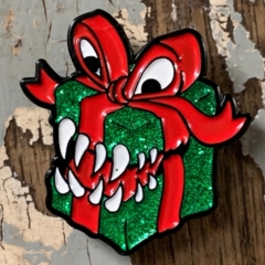 Enamel Mimic Present Pin - Red & Green